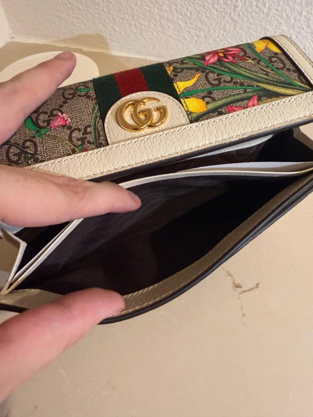 Gucci Floral GG Supreme Wallet with Green-Red Web and White Trim - Picture 6 of 16
